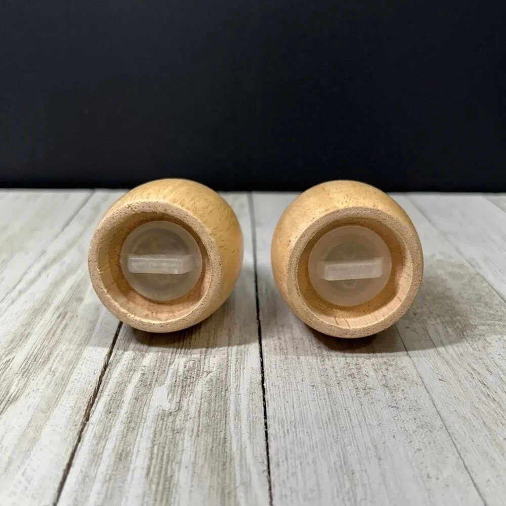 Vintage Wooden Salt and Pepper Shakers Oval Shaped Table Kitchen Decor - Picture 3 of 5